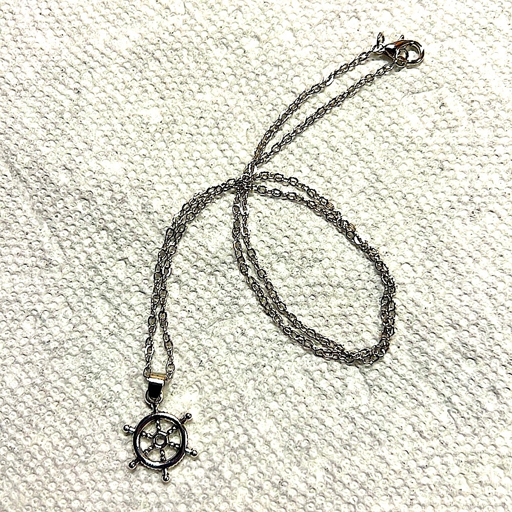 NWT 🛳 EFFY SILVER 18” NAUTICAL CRUISE SHIP WHEEL RUDDER HELM FASHION NECKLACE - Picture 3 of 3